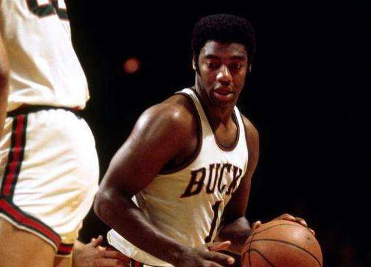 勒布朗感到 勒布朗感到