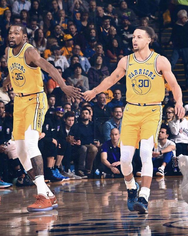 场在禁区顶 场在禁区顶